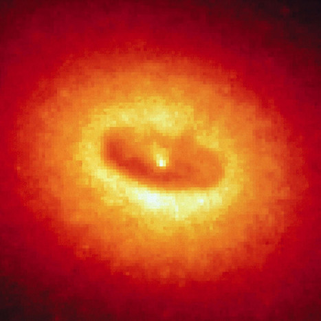 Гигантский диск холодного газа вокруг черной дыры в&nbsp;центре галактики NGC 4261. 1991&nbsp;год