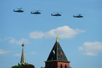 Ударные вертолеты Ка-52 «Аллигатор» во время воздушной части военного парада в Москве в честь 71-й годовщины Победы в Великой Отечественной войне 1941-1945 годов