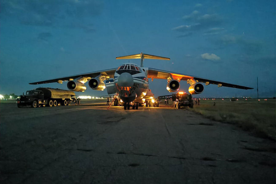 Грузовой самолет Ил-76МД во время эвакуации граждан РФ из Афганистана, 25 августа 2021 года