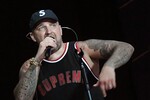 Рэпер Баста (Василий Вакуленко) выступает на международном музыкальном фестивале PARUS в Jumeirah Beach Hotel в Дубае, 2021 год