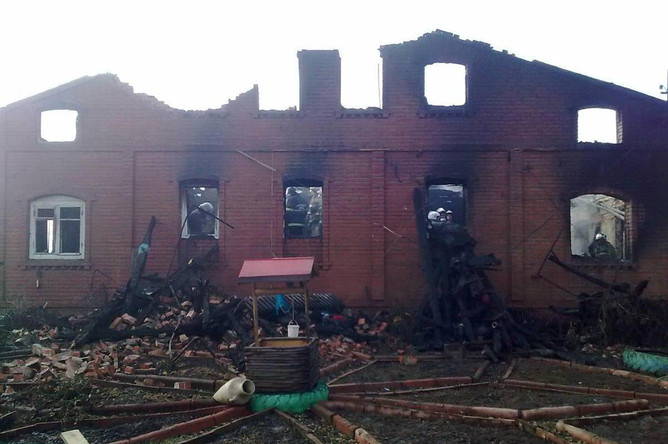 Сгоревший дом священника Георгия Кузнецова в селе Титовское