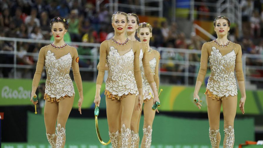 «Когда ты немного зебра». Российская гимнастка выложила фото в облегающем черно-белом платье