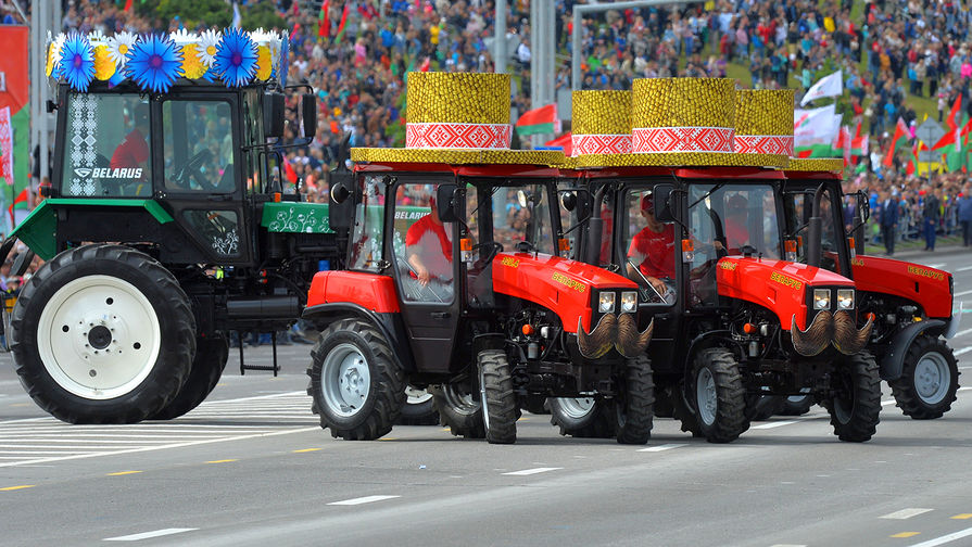 Гражданская техника производства Белоруссии во время парада в&nbsp;Минске, посвященного празднованию Дня независимости Белоруссии