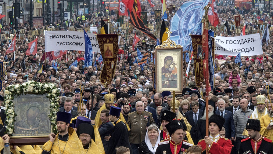 Крестный ход в честь дня перенесения мощей Александра Невского в Санкт-Петербурге, 12 сентября 2017 года
