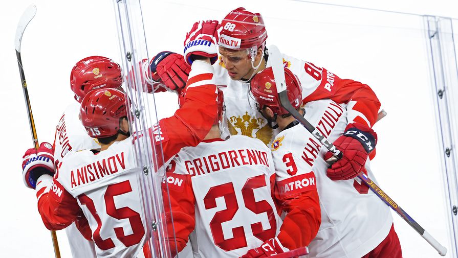 Игроки сборной России радуются заброшенной шайбе в&nbsp;матче группового этапа чемпионата мира по&nbsp;хоккею между&nbsp;сборными командами Австрии и России.
