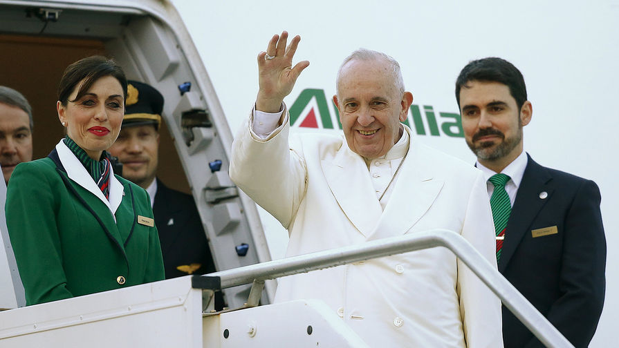 Папа Франциск в&nbsp;аэропорту Рима перед&nbsp;вылетом на&nbsp;Кубу