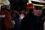 Горняки и сотрудники экстренных служб после аварии на руднике «Мир» в городе Мирный, Якутия, 4 августа 2017 года