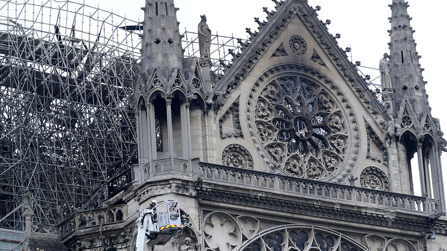 Последствия пожара в соборе Нотр-Дам-де-Пари в Париже, 16 апреля 2019 года