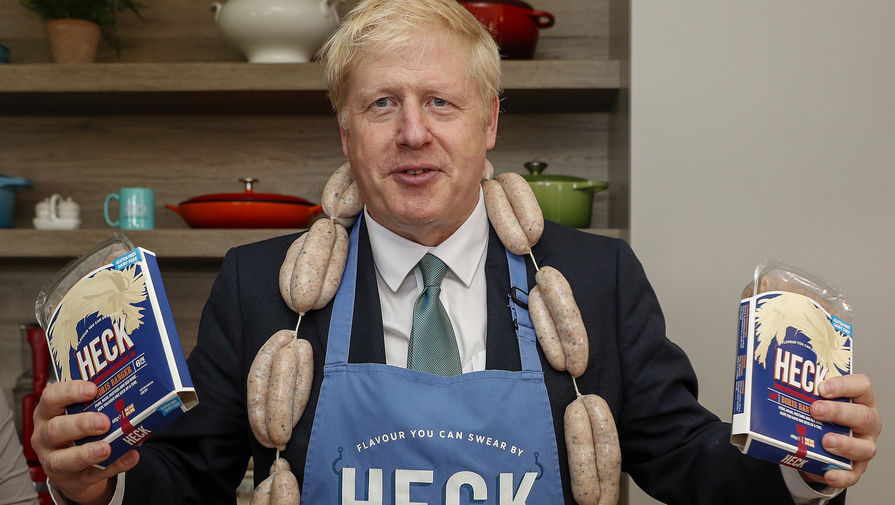 Борис Джонсон с сосисками, 2019 год