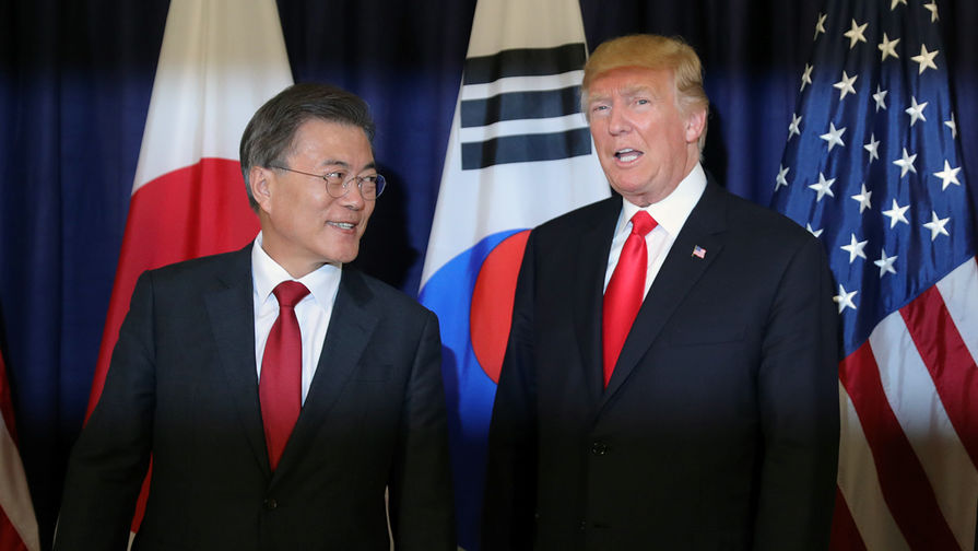 Президент Южной Кореи Мун Джэин и президент США Дональд Трамп на саммите G20 в Гамбурге, 2017 год