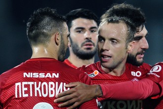 Защитник «Спартака» Марко Петкович и капитан красно-белых Денис Глушаков