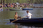 Отдыхающие катаются на лодках в Центральном парке культуры и отдыха им. М. Горького, 1982 год