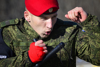Военный полицейский на сборах управления военной полиции по Восточному военному округу на полигоне Горностай