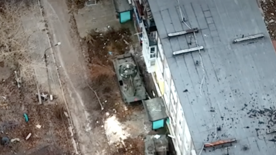 РИА Новости: украинские военные в Угледаре используют дома как прикрытие