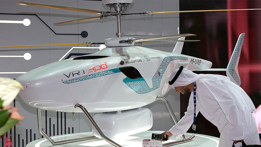 Беспилотник вертолетного класса VRT300 АО «Вертолеты России» на стенде Объединенной авиастроительной корпорации (ОАК) представлен на Международной авиационно-космической выставке Dubai Airshow