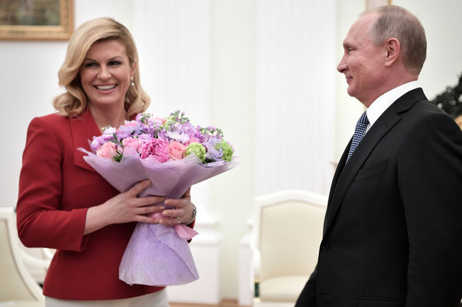 Президент Хорватии Колинда Грабар-Китарович и президент России Владимир Путин во время встречи в Кремле, 15 июля 2018 года
