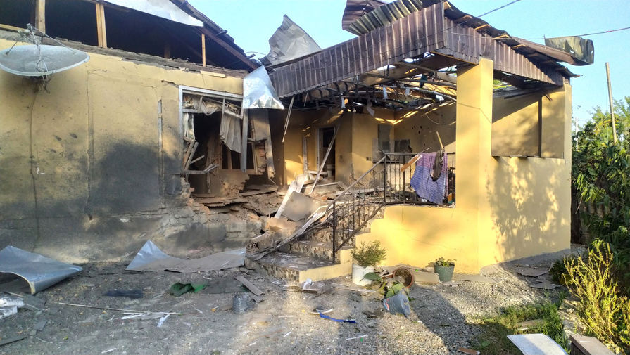 Разрушенный в результате обстрела жилой дом в Тертерском районе Азербайджана, 27 сентября 2020 года