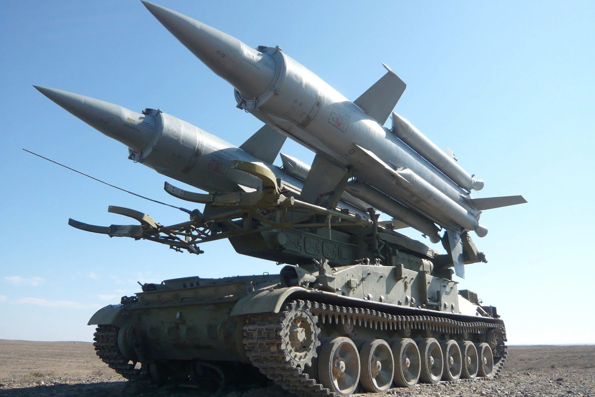 ЗРК С-200