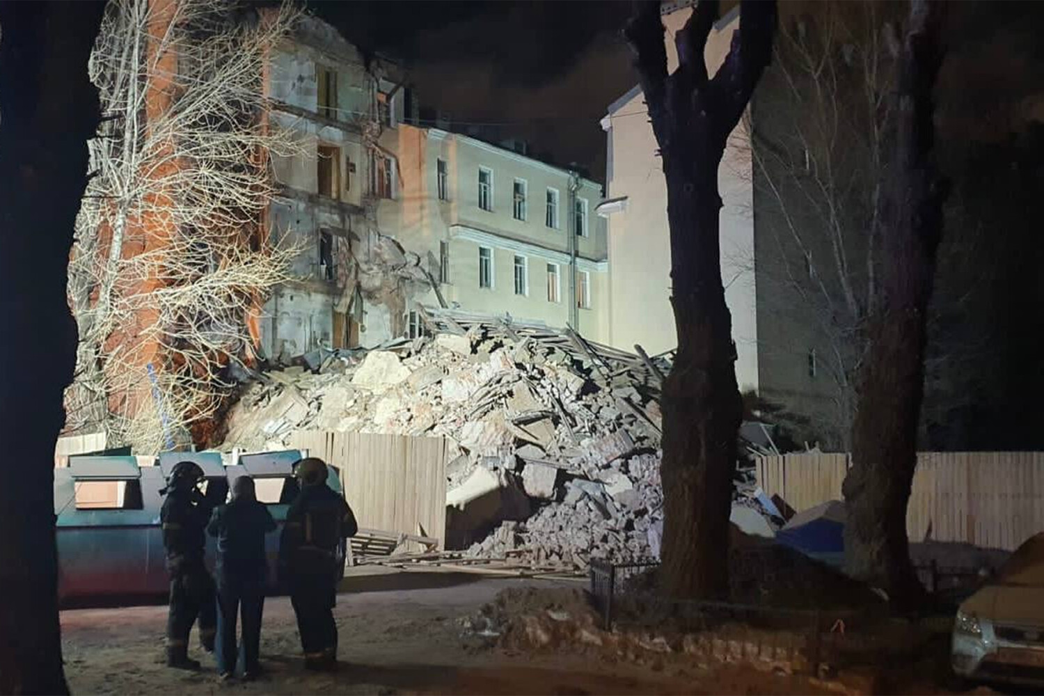 В Петербурге завели дело о халатности из-за обрушения дома на Гороховой  улице - Газета.Ru | Новости