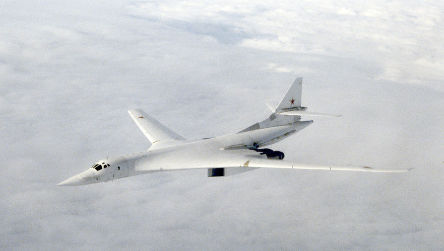 Советский сверхзвуковой стратегический бомбардировщик Ту-160 в&nbsp;воздухе, 1989 год