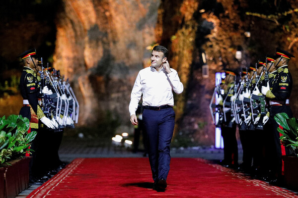 Президент Франции Эммануэль Макрон перед&nbsp;приветственным ужином во время саммита лидеров G20 на&nbsp;Бали, Индонезия, 15&nbsp;ноября 2022&nbsp;года 