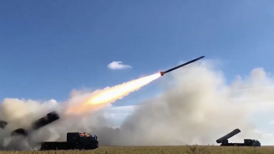 Последствия ракетных ударов по целям на Украине показали с борта самолета