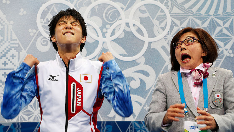 Юдзуру Ханю и его тренер Ёсико Кобаяси после исполнения короткой программы на&nbsp;Олимпийских играх 2014 года в&nbsp;Сочи