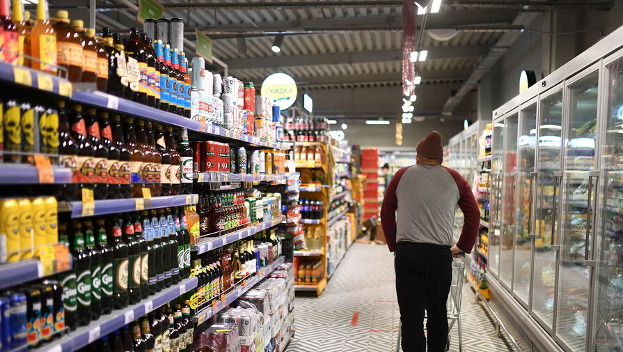 «Человек становится взрослым в 21». В России могут поднять возраст продажи алкоголя