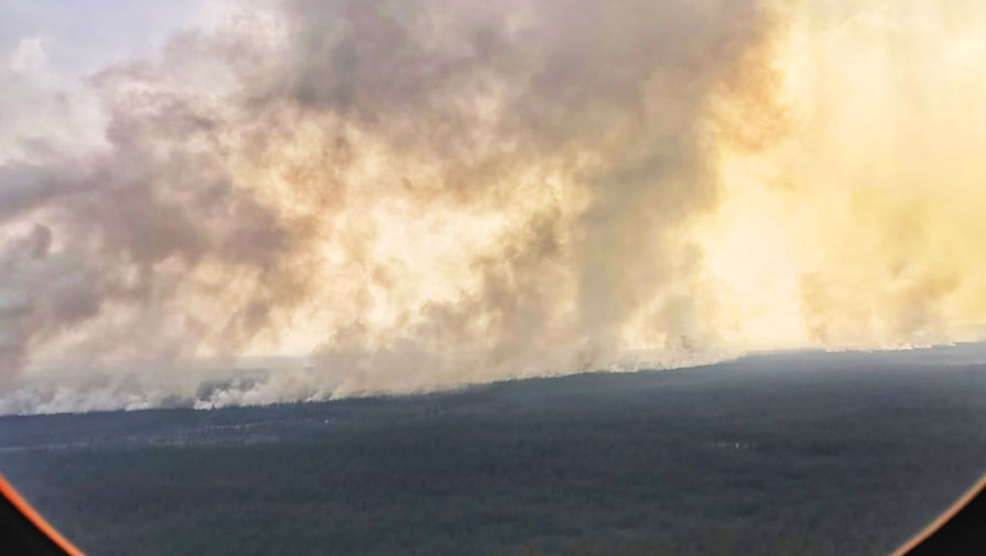 Дым от лесных пожаров в&nbsp;Республике Саха (Якутия), 30 июля 2019 года