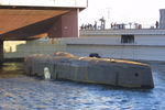 Рубка АПЛ «Курск» во время всплытия плавучего дока ПД-50 судоремонтного завода в Росляково, 23 октября 2001 года