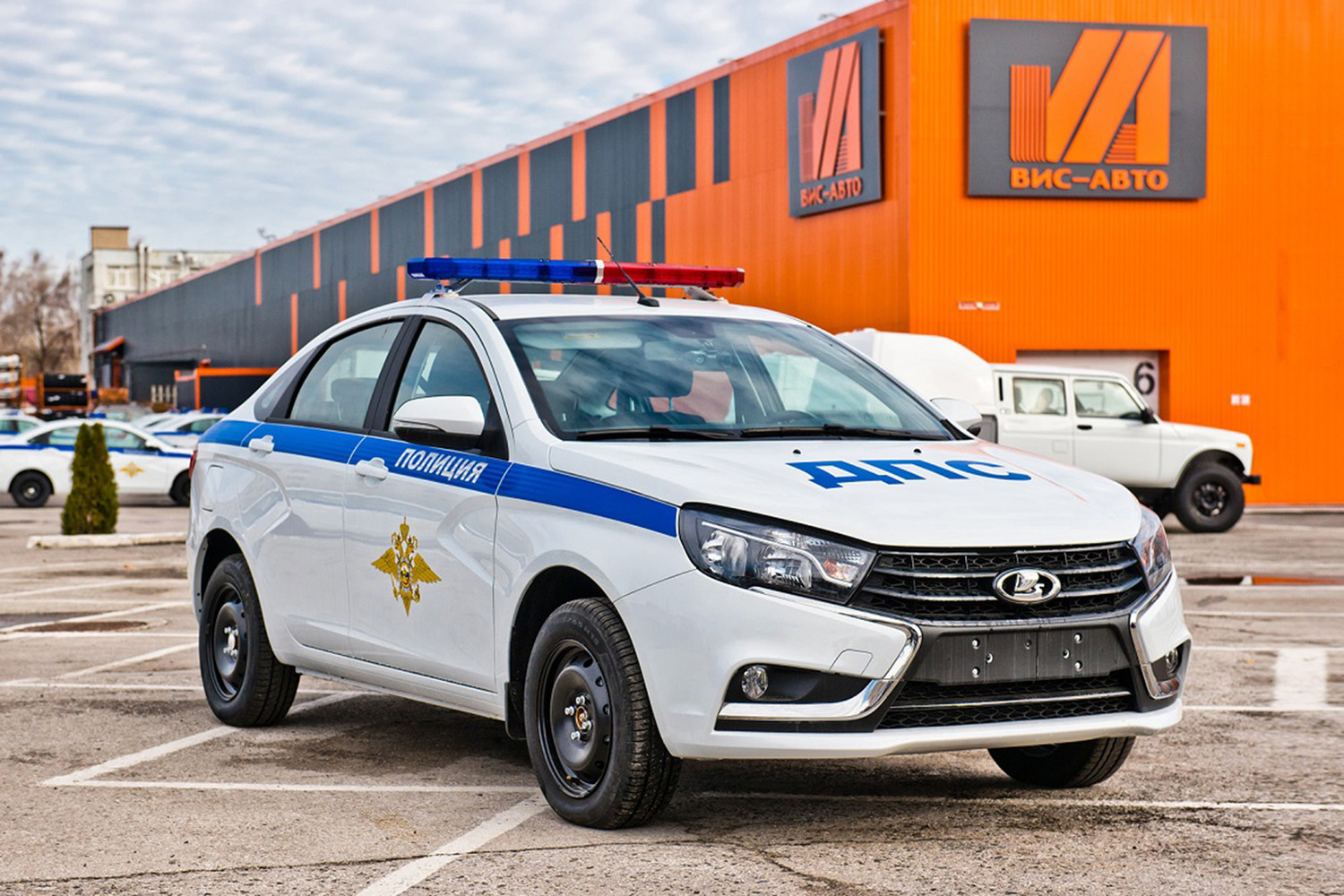 АвтоВАЗ» показал новую Lada для ДПС - Газета.Ru | Новости