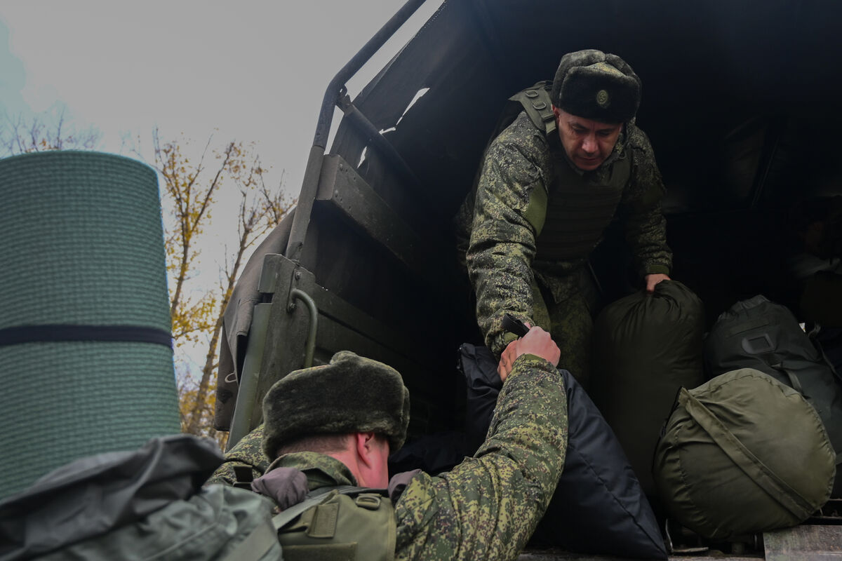 Вернувшимся на службу военным не будут снижать пенсии - Газета.Ru