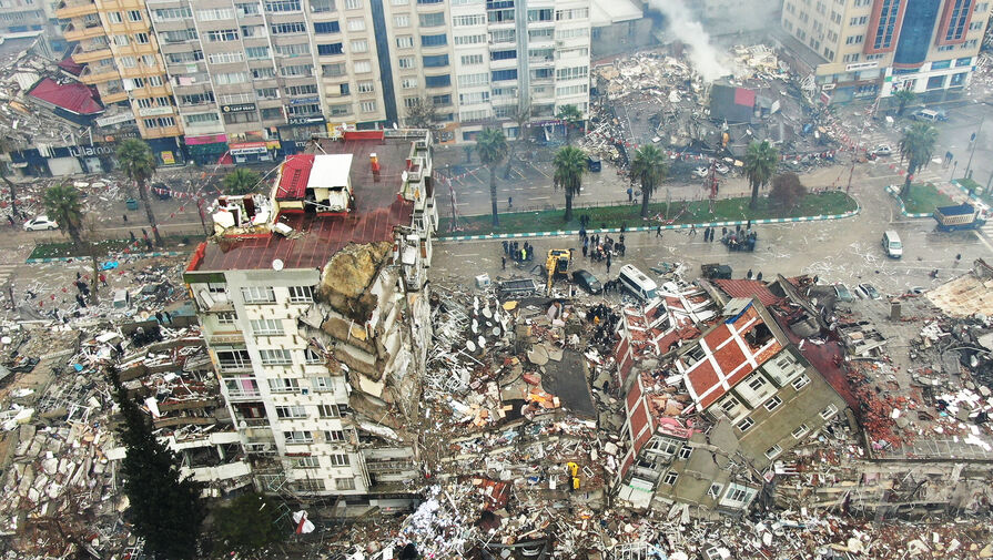 Число погибших при землетрясениях в Турции превысило 17 тысяч, ранены более 70 тысяч