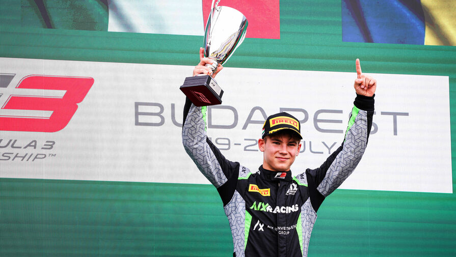 18-летний уроженец Белгорода выиграл спринтерскую гонку в "Формуле-3"
