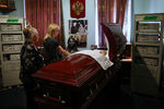Во время прощания с целительницей Джуной Давиташвили в доме в Большом Николопесковском переулке, где целительница принимала своих пациентов