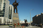 Памятник Михаилу Калашникову в центре Москвы, 22 сентября 2017 года