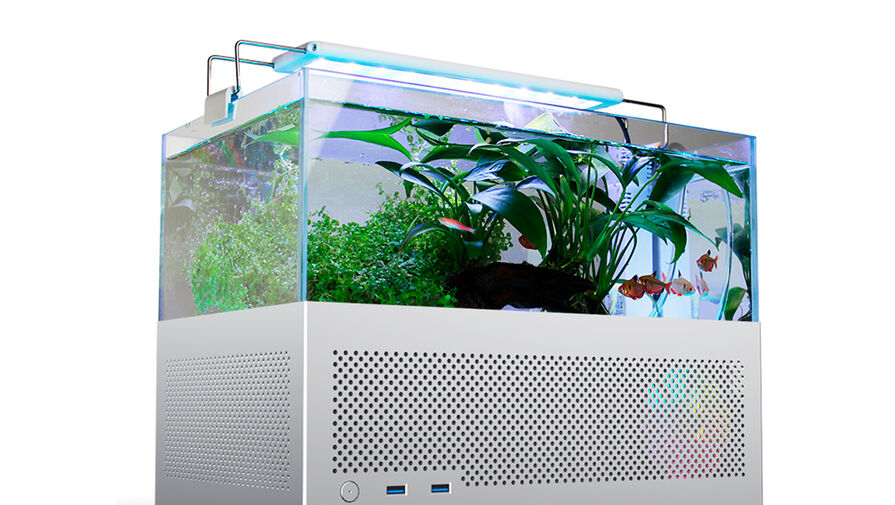 Создан компьютерный корпус со встроенным аквариумом для рыбок