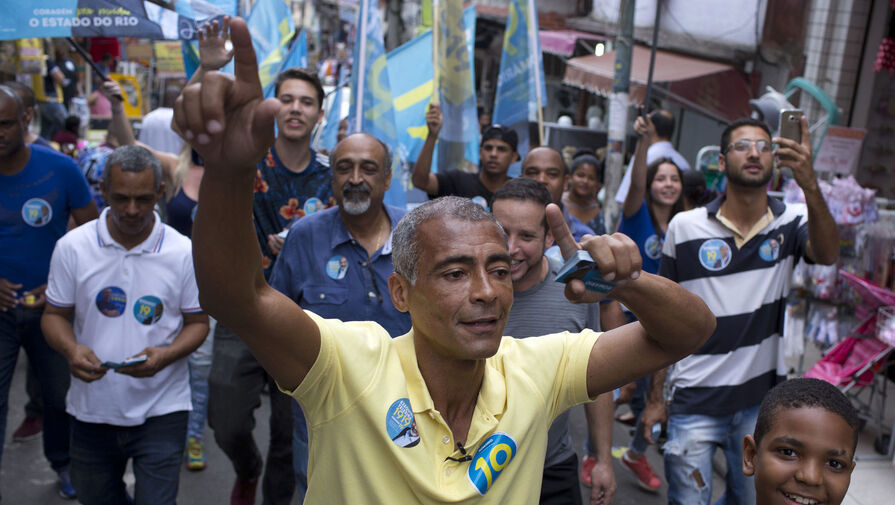 Известный бразильский футболист возобновил карьеру в 58 лет 
