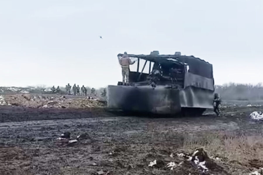 БМП-3 ВС РФ с&nbsp;самодельным обвесом из&nbsp;резинотканевых листов и стационарным загоном над&nbsp;корпусом&nbsp;- milinfolive