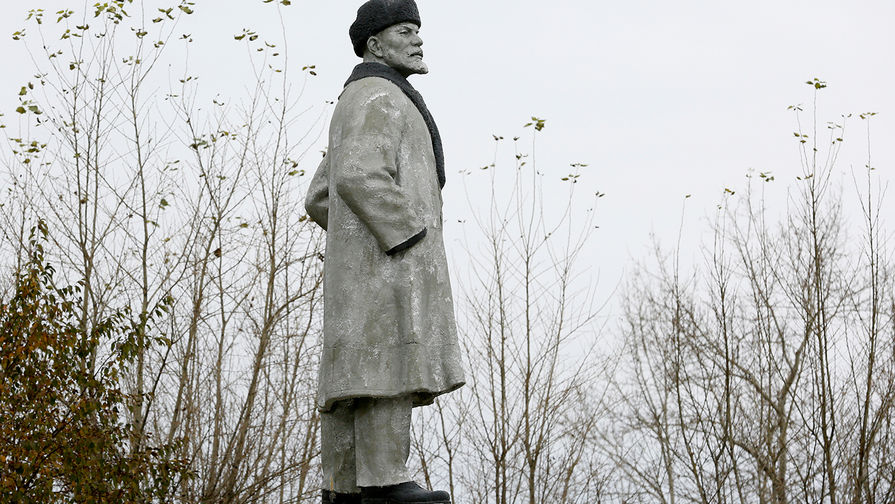 Памятник Ленину в&nbsp;городе Ужур, Россия, 2017&nbsp;год
