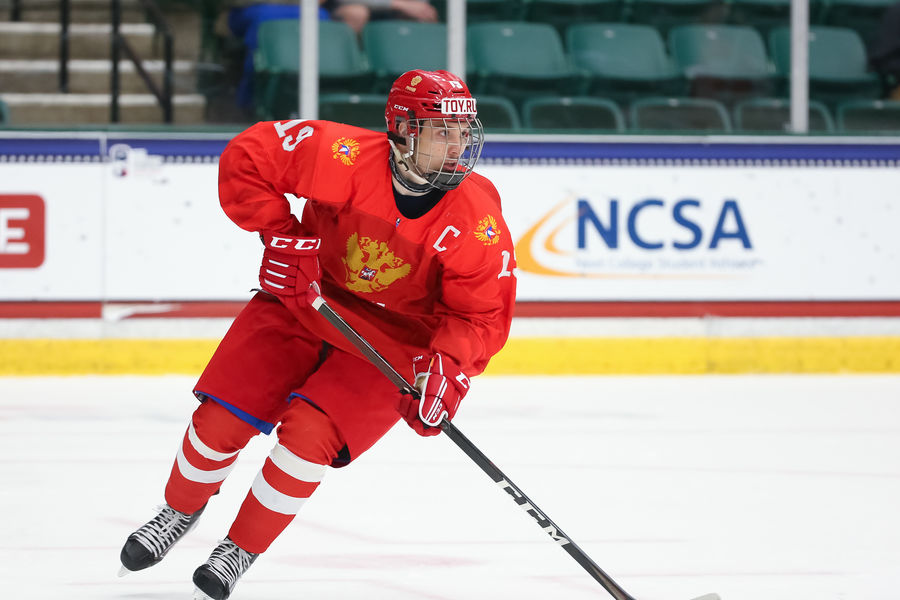 Капитан юниорской сборной России по хоккею Никита Чибриков