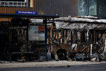 Сгоревшие автобусы в Обервилье, округ Сен-Дени, Франция, 30 июня 2023 года
