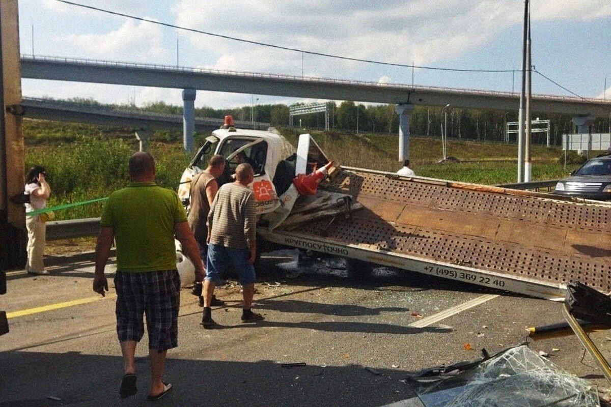 В Домодедово на трассе М4 из-за крупного ДТП образовалась пробка -  Газета.Ru | Новости