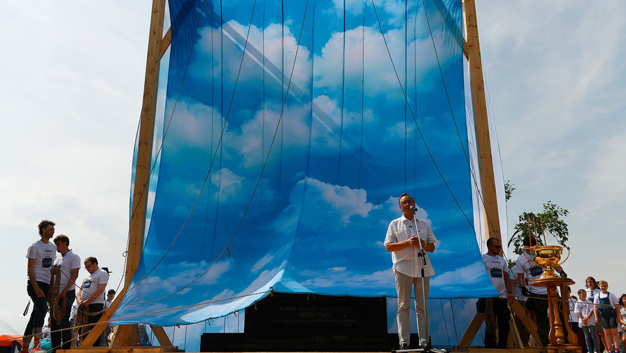 Торжественное открытие памятника режиссеру Андрею Тарковскому в&nbsp;Суздале, 29 июля 2017 года