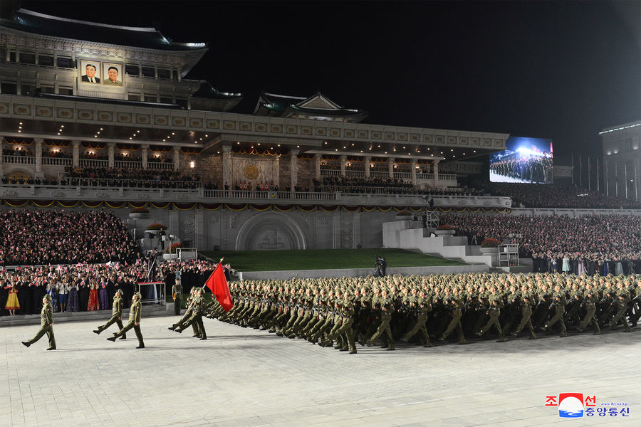 Военный парад в&nbsp;честь 73-й годовщины основания КНДР на&nbsp;площади Ким Ир Сена в&nbsp;Пхеньяне, 2021 год