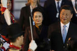 Президент Китая Си Цзиньпин с супругой Пэн Лиюань