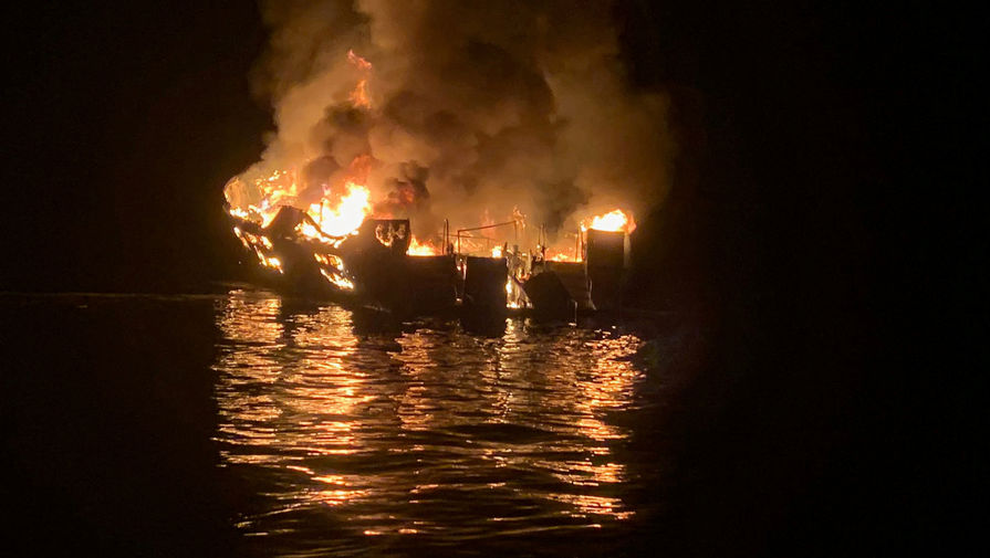 Пожар на&nbsp;корабле у&nbsp;берегов Калифорнии, 2 сентября 2019 года