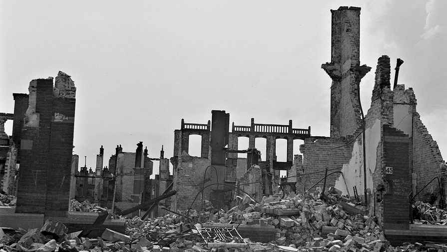Последствия бомбардировки Безуиденхаута, 3 марта 1945 года