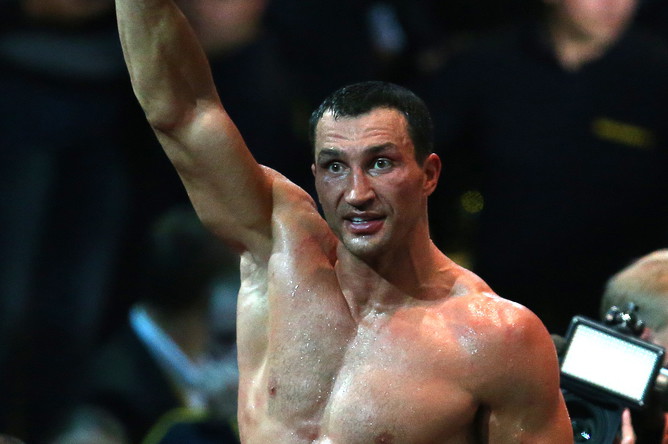 Владимир Кличко продолжил чемпионскую поступь победой над Александром Поветкиным