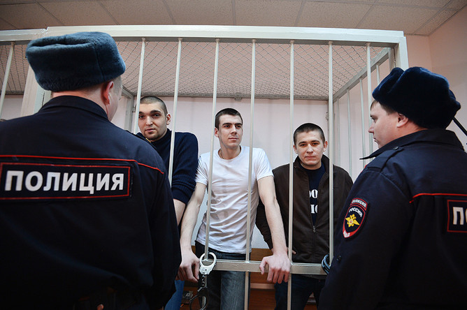 Обвиняемые по делу о массовых беспорядках на Болотной площади 6 мая 2012 года в Замоскворецком районном суде Москвы